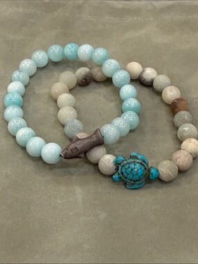 Fahlo - Beaded Turtle & Shark Stretch Bracelets in Light Blue and Natural Tones